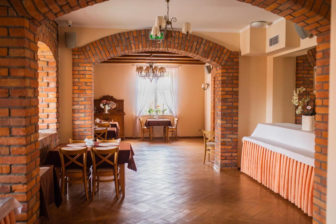 Hotel Przedzamcze Dzialdowo Bagian luar foto
