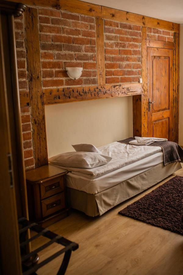 Hotel Przedzamcze Dzialdowo Bagian luar foto