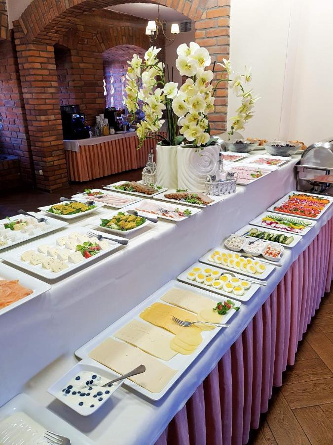Hotel Przedzamcze Dzialdowo Bagian luar foto